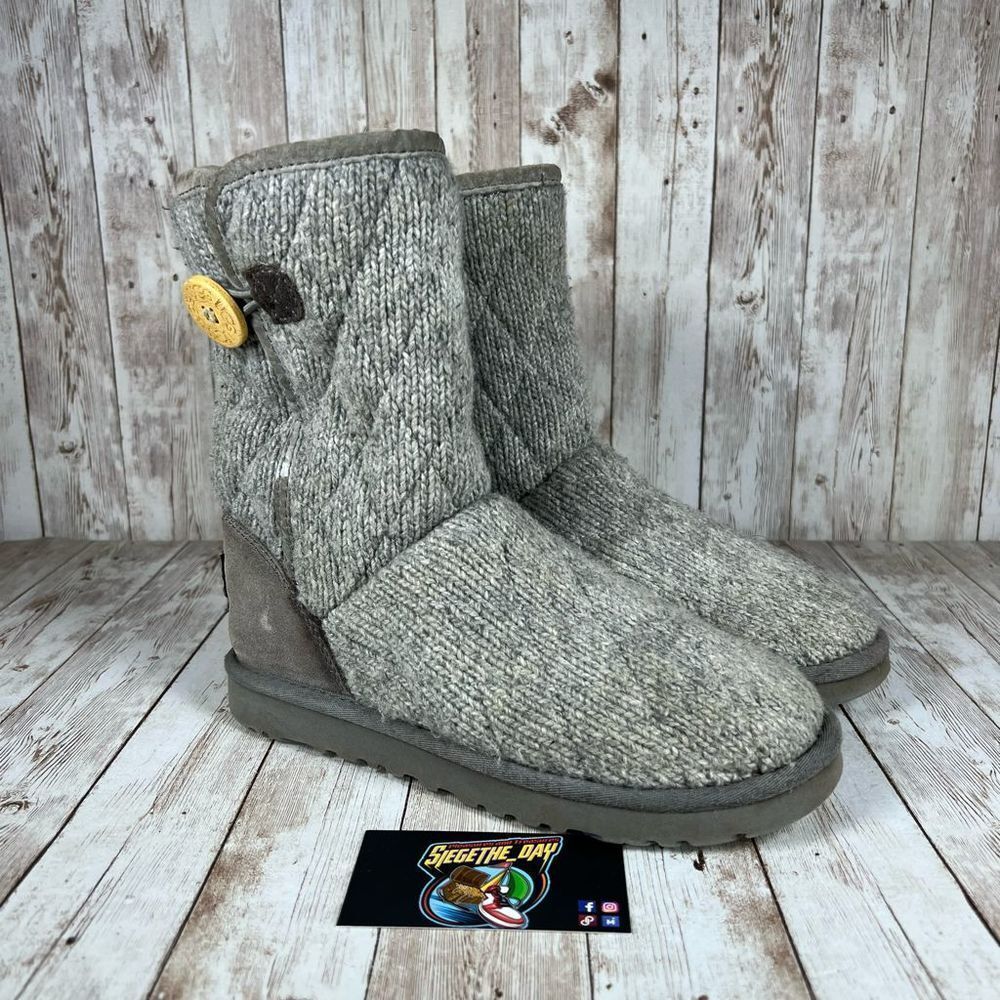 Ugg one button winter boot -‎ Womens 6